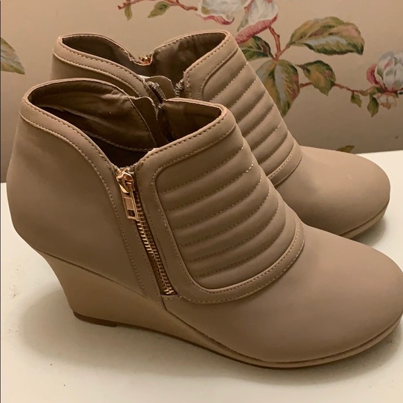 Shoes - Picture 2 of 2